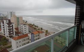 Apartamento em Mongaguá, Frente ao Mar